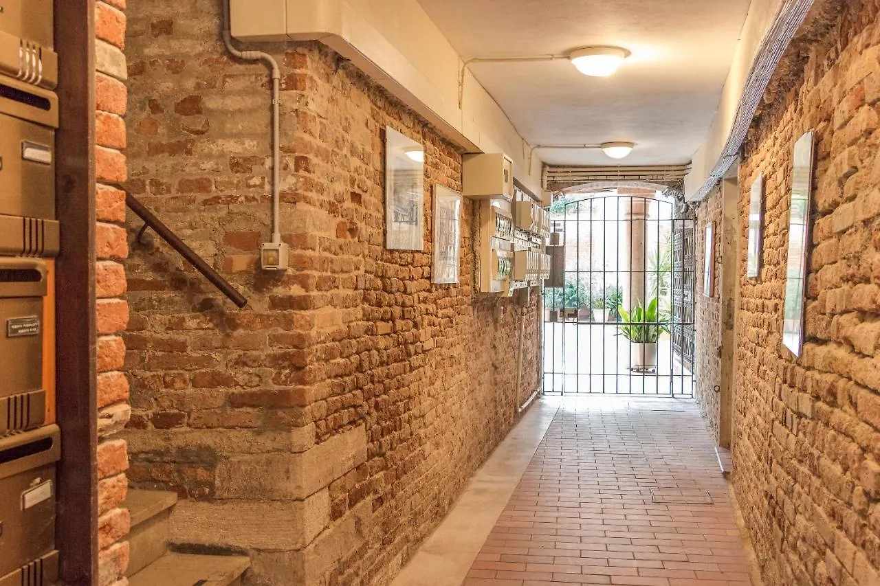 Corte Ca' Petriana Next To @Camposanpolo Apartment Venice